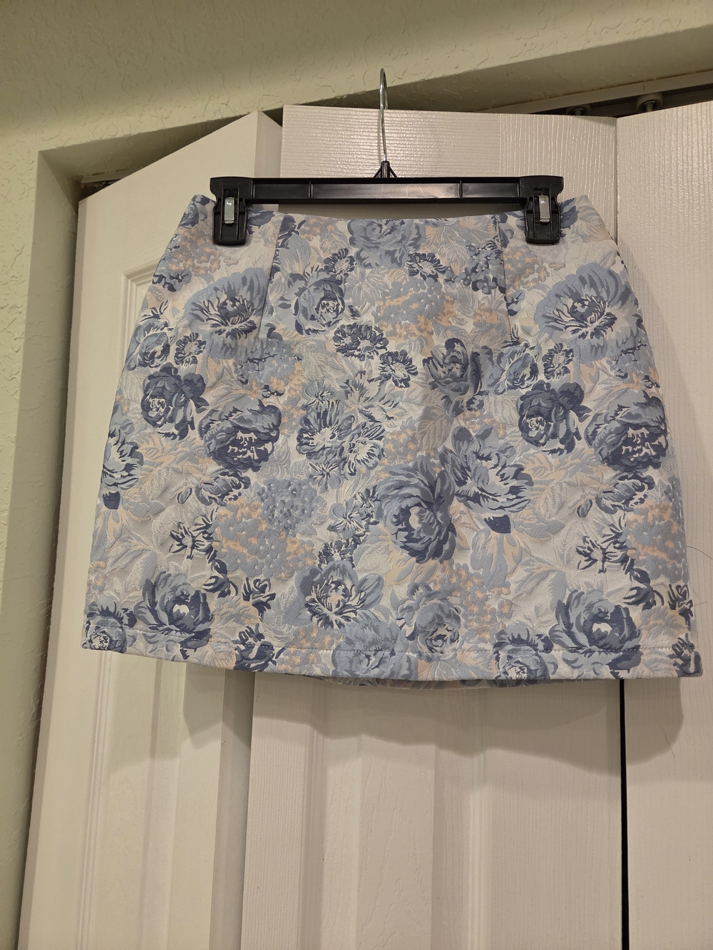 Yllw The Label Floral Two-Piece Set in Light Blue & Pink - Picture 10 of 13